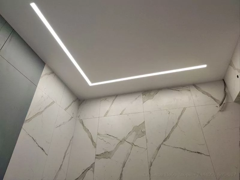 Светова\ линия на натяжном потолке
