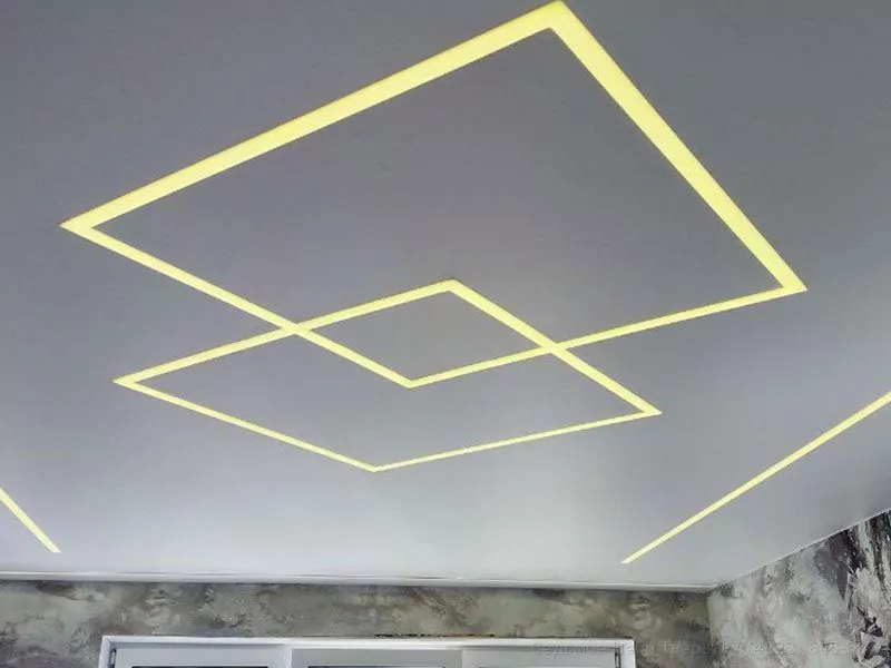 Световая линия с теплым светом