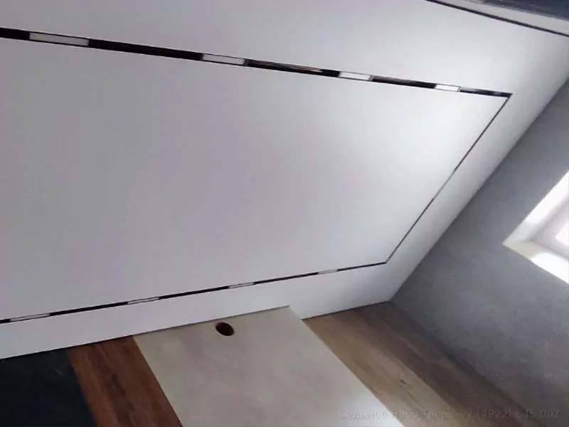 Встроенная трековая система с линейными светильниками